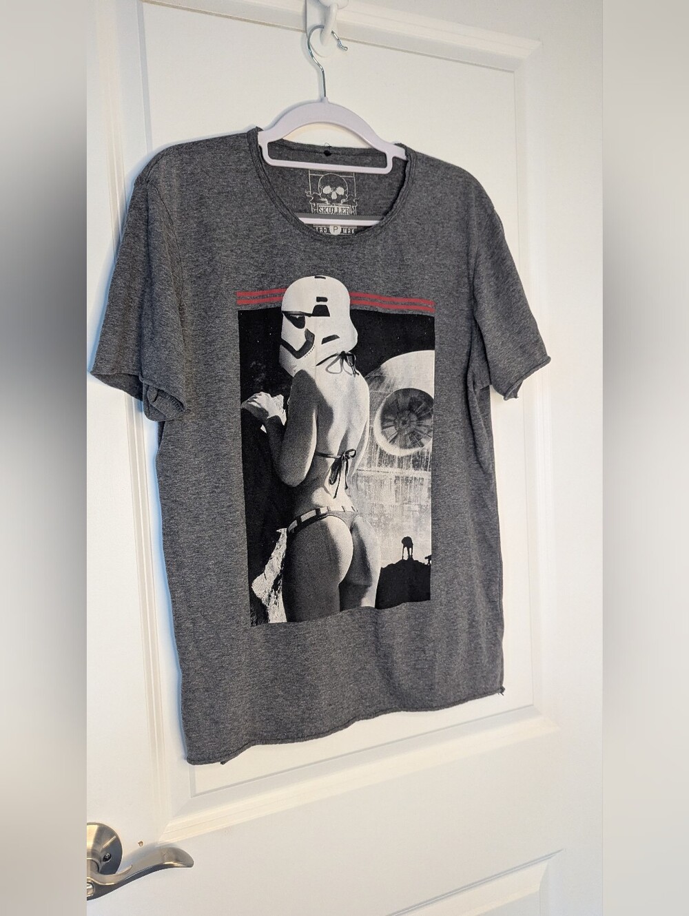 Skuller Star Wars Parody "Bikini Stormtrooper" Graphic Tee | Size Small (P)